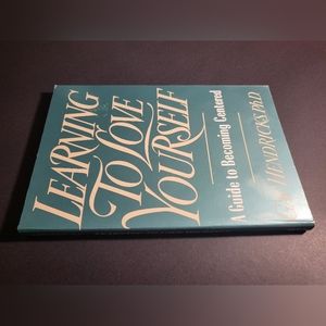 LEARNING TO LOVE YOURSELF - Book - Popular